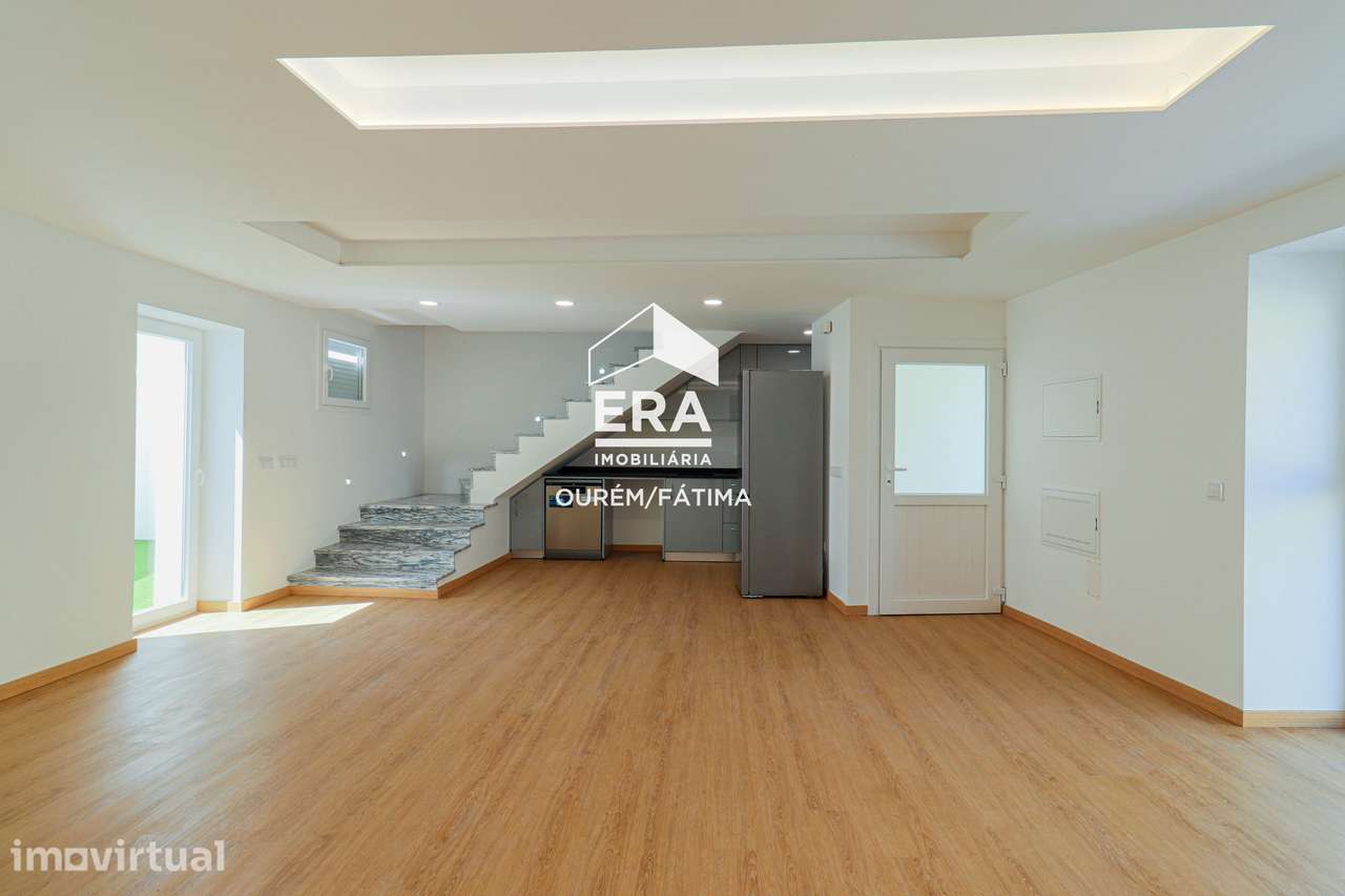 Moradia T3, totalmente renovada - Grande imagem: 4/26