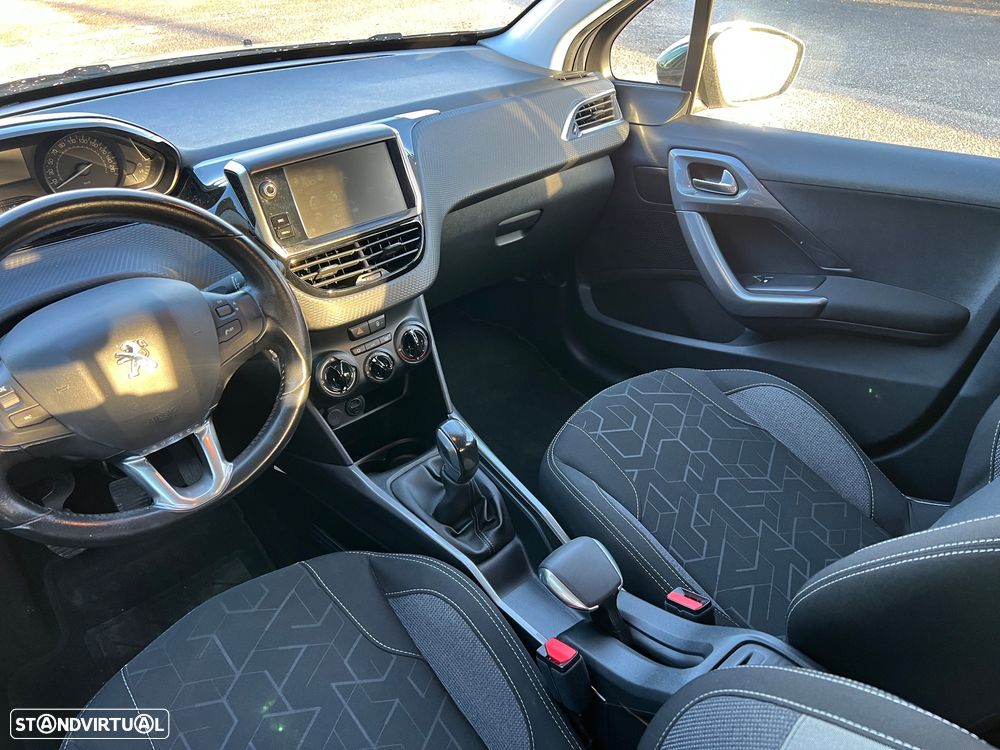 Peugeot 2008 1.2 PureTech Style - 10