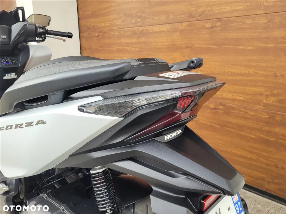 Honda NSS - 16