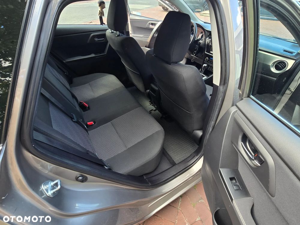 Toyota Auris 1.6 Premium MS - 30