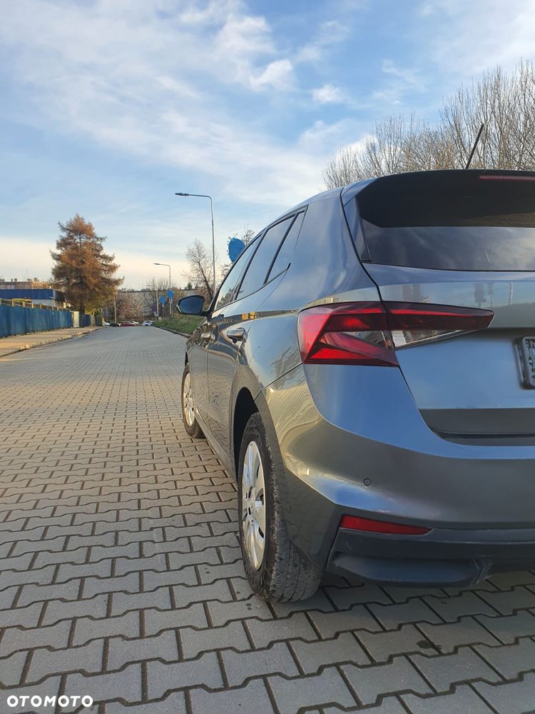 Skoda Fabia ver-1-0-tsi-ambition-dsg - 6