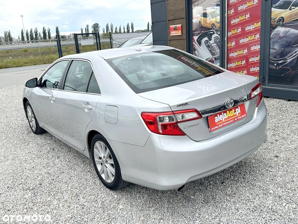 Toyota Camry 3.5 V6 XLE - 5