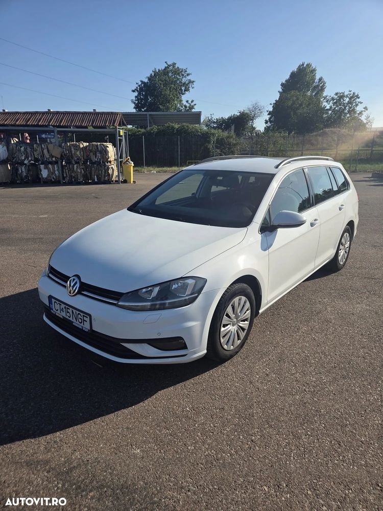 Volkswagen Golf - 2