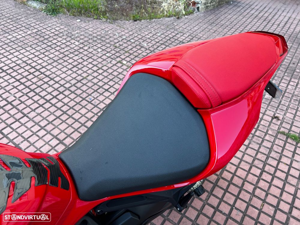 MV Agusta F3 Rosso - 4