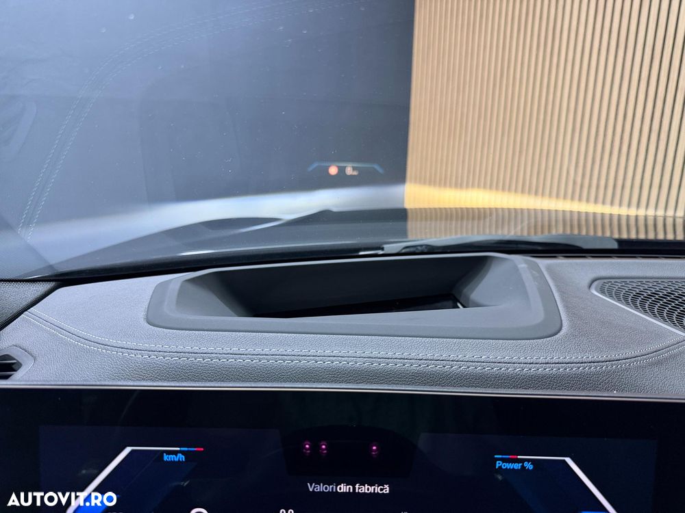 BMW Seria 3 330e xDrive Aut. - 33