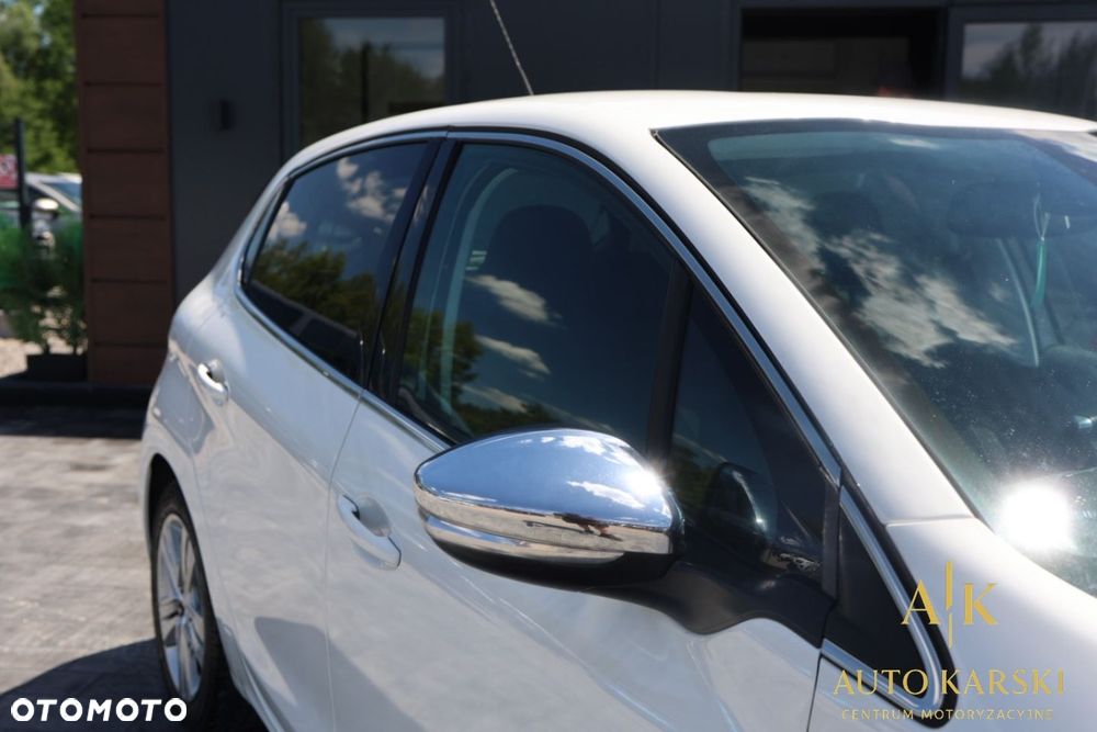 Peugeot 208 - 14
