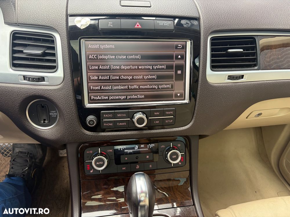Volkswagen Touareg 3.0 V6 TDI BMT - 9
