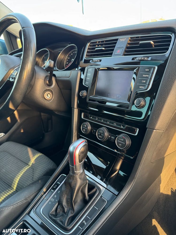 Volkswagen Golf 2.0 TDI BlueMotion Technology DSG Edition - 23