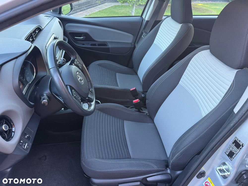 Toyota Yaris 1.5 Premium CVT - 10