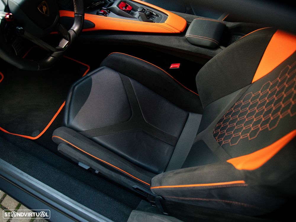 Lamborghini Revuelto Standard - 28