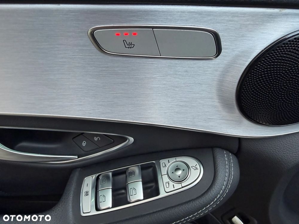 Mercedes-Benz Klasa C 200 9G-TRONIC AMG Line - 14