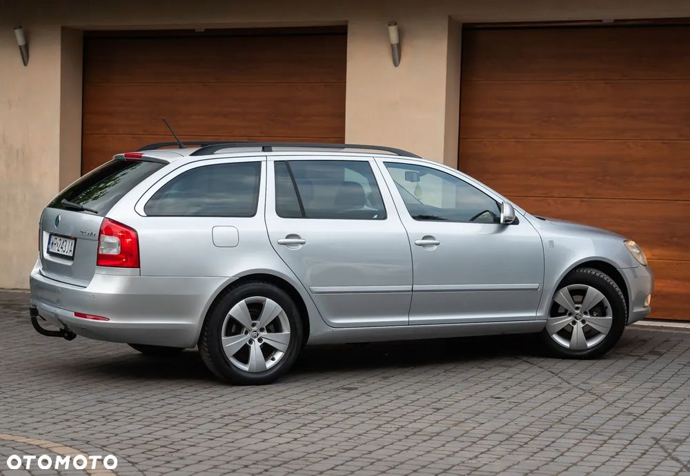 Skoda Octavia 1.6 TDI DPF Elegance - 8
