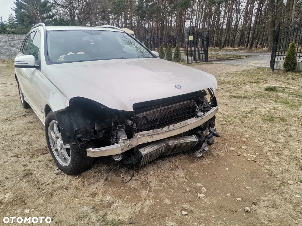 Mercedes-Benz Klasa C 200 CDI BlueEff Avantgarde - 3