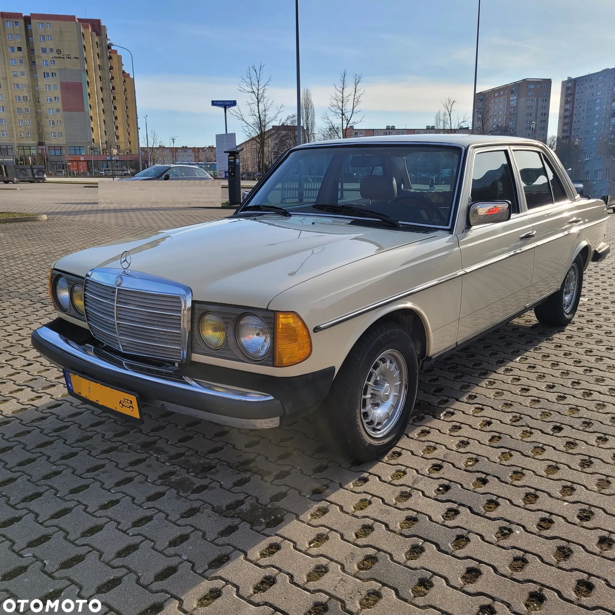 Mercedes-Benz W123 - 1
