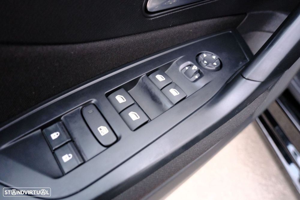 Peugeot 308 1.6 Hybrid Active Pack e-EAT8 - 26