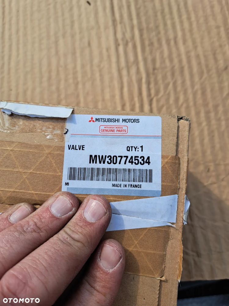 Zawór EGR Mitsubishi Carisma 1.9 DI-D MW30774534 8200542997 Primastar 1.9 dCi Movano A Vivaro A 1.9 DTI Laguna Megane Master II Trafic II Espace IV 1.9 dCi EGR-Ventil - 6