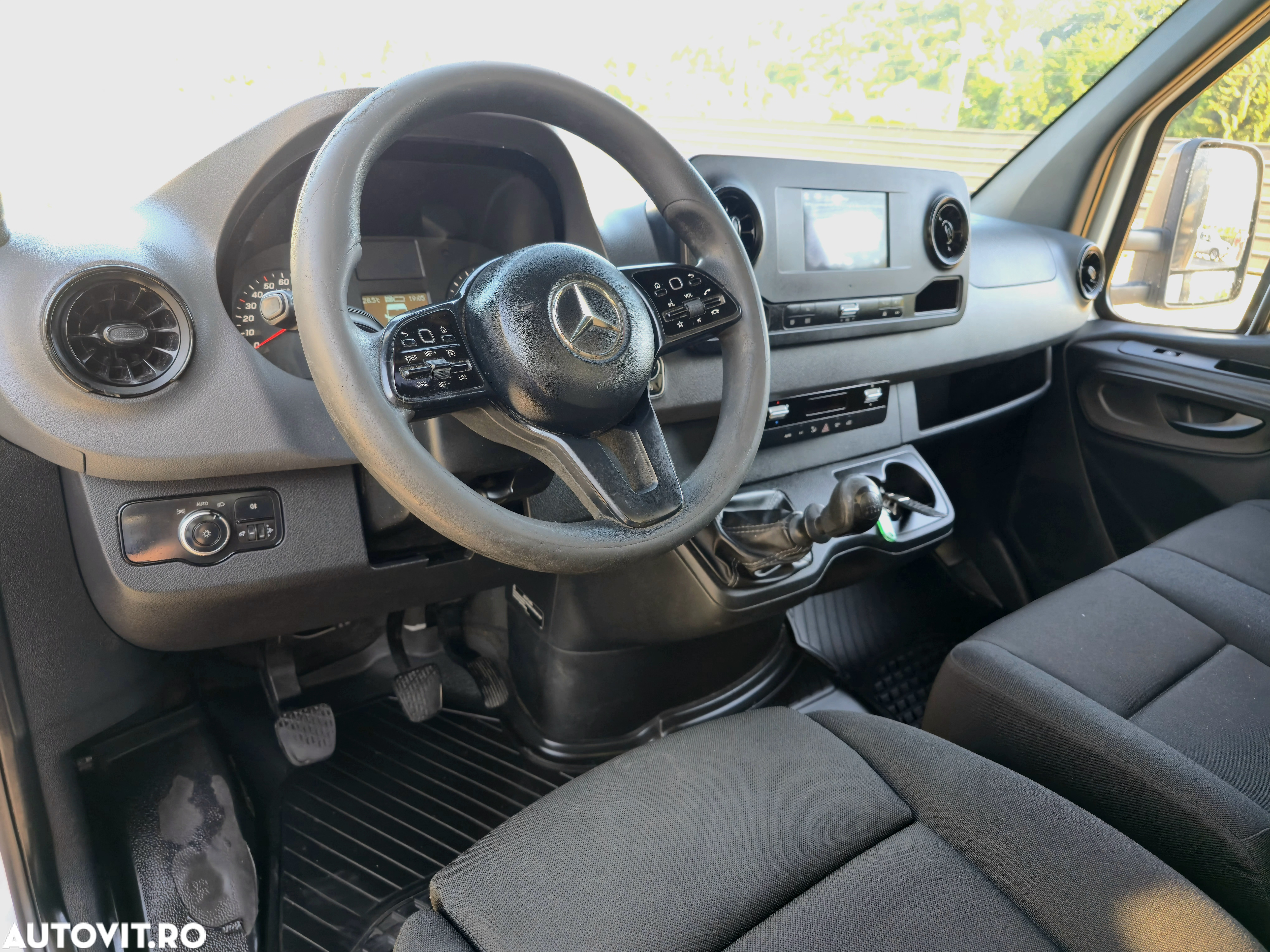 Mercedes-Benz Sprinter - 19