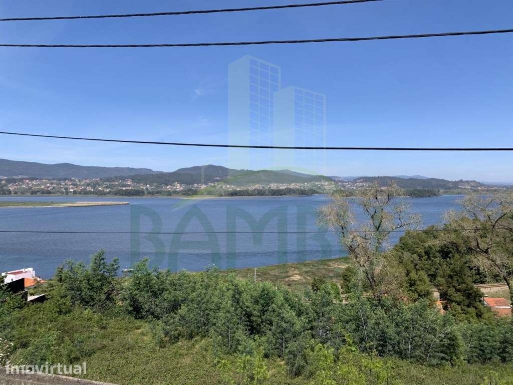 Terreno com vista para o Rio Minho - Grande imagem: 2/8