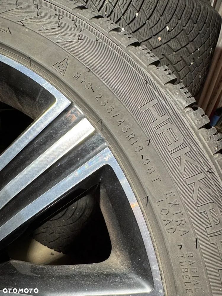 Komplet felg aluminiowych R18 z oponami 235/45R18 do Volvo V60 T8 (wersja wzmacniana) - 3