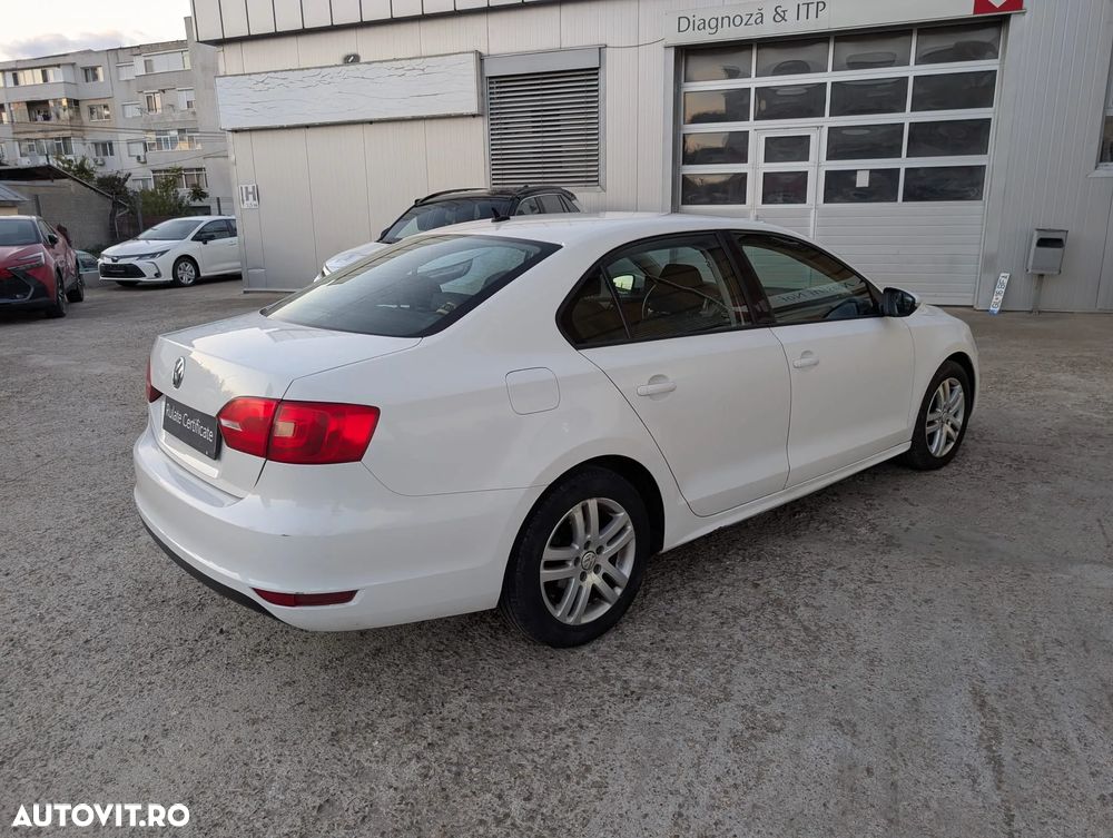 Volkswagen Jetta 1.2 TSI Trendline - 8