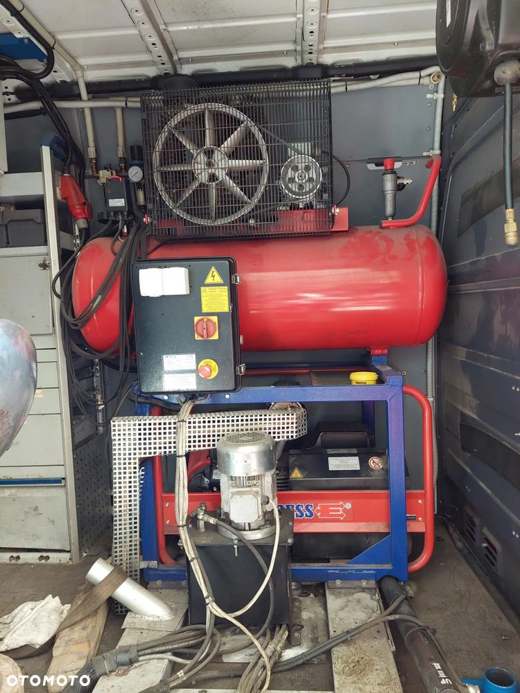 Mercedes-Benz SPRINTER - 14