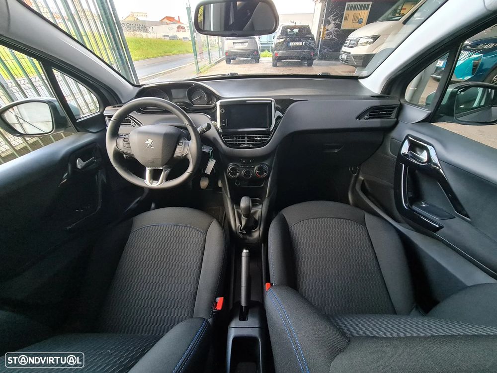 Peugeot 208 1.2 PureTech Signature - 16