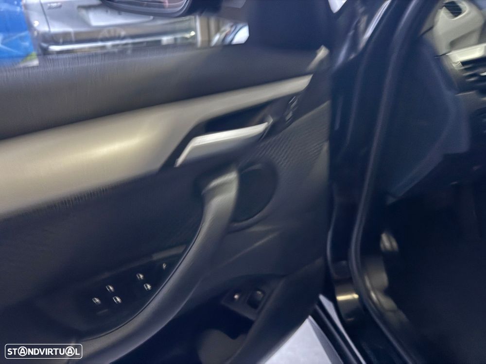 BMW X1 25 e xDrive Corporate Edition - 10