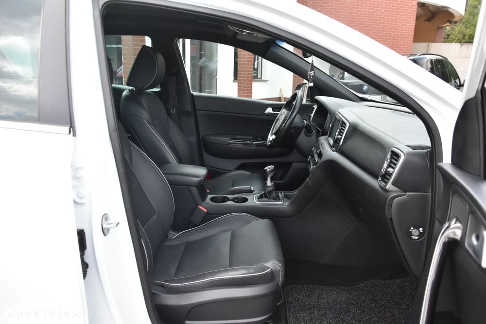 Kia Sportage 2.0 CRDI XL - 29