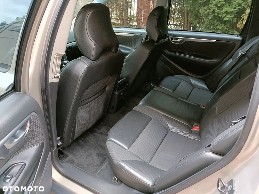 Volvo V70 2.4 - 9