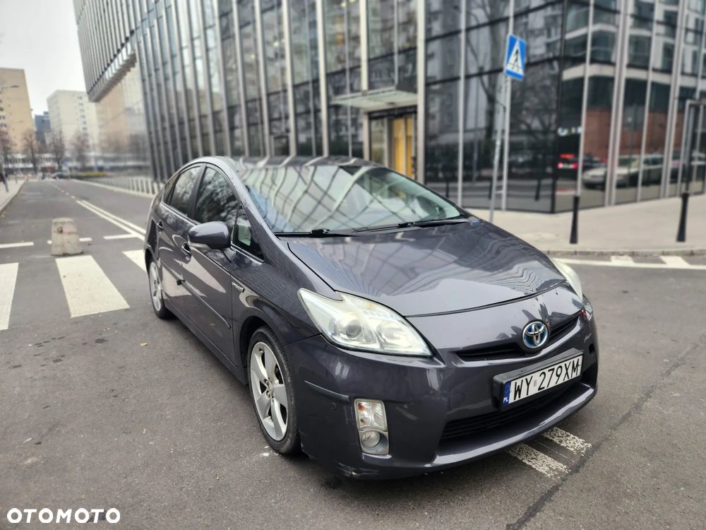 Toyota Prius (Hybrid) - 1