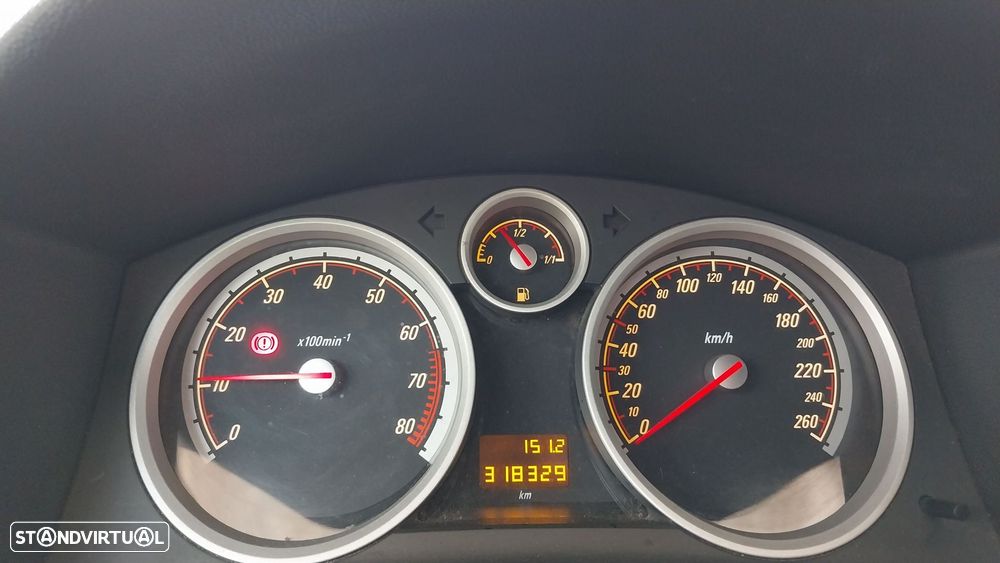 Opel Astra GTC 1.6 17 - 7