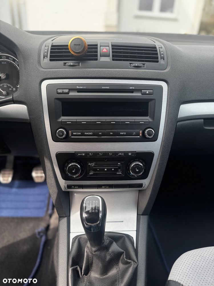 Skoda Octavia 2.0 TSI RS - 12