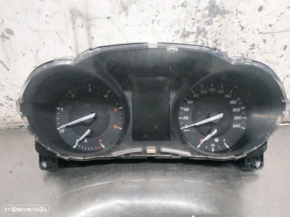 QUADRANTE TOYOTA AVENSIS T27 - 1