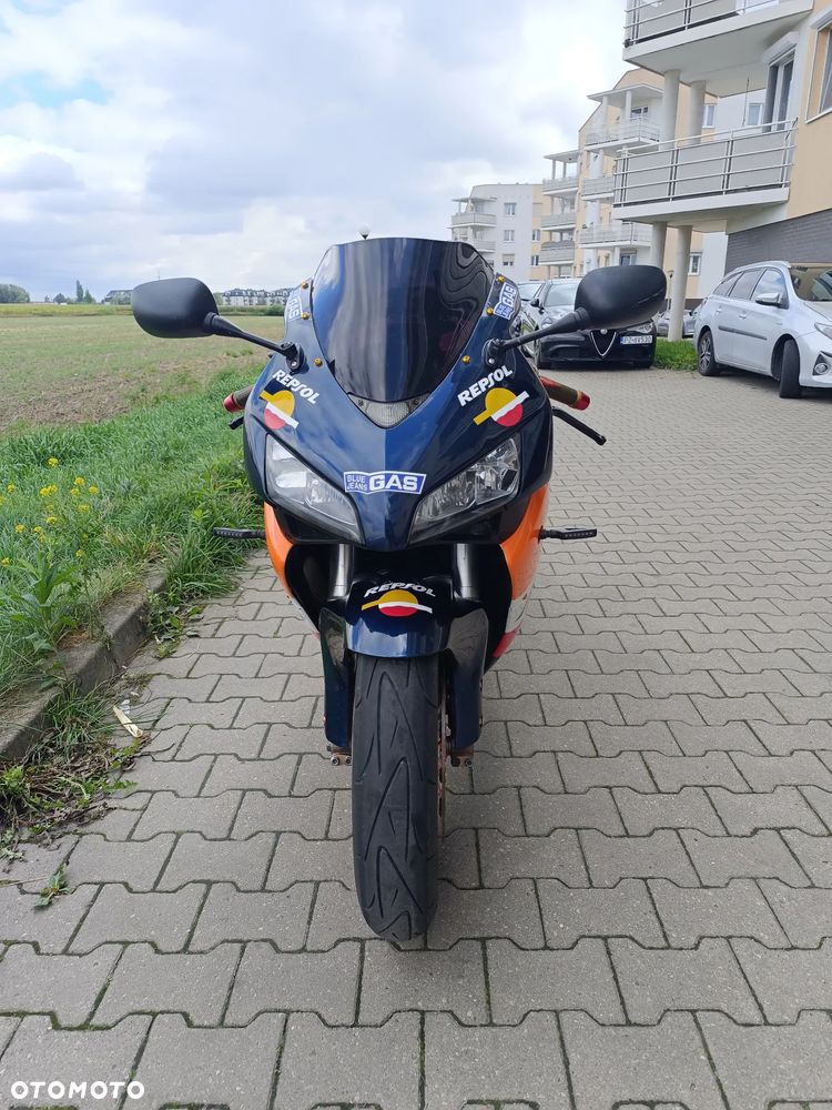 Honda CBR - 3