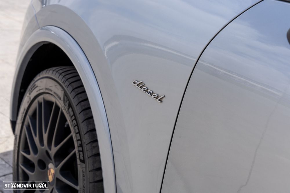 Porsche Cayenne Platinum Edition - 10