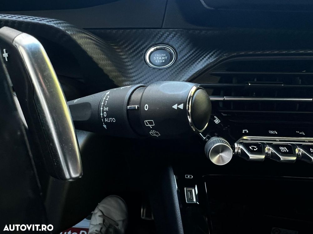 Peugeot 2008 PureTech 155 EAT8 GT - 37