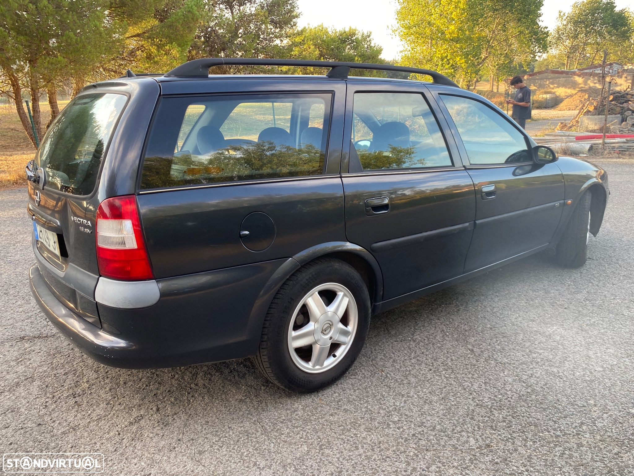 Opel Vectra Caravan 1.6i 16V - 11