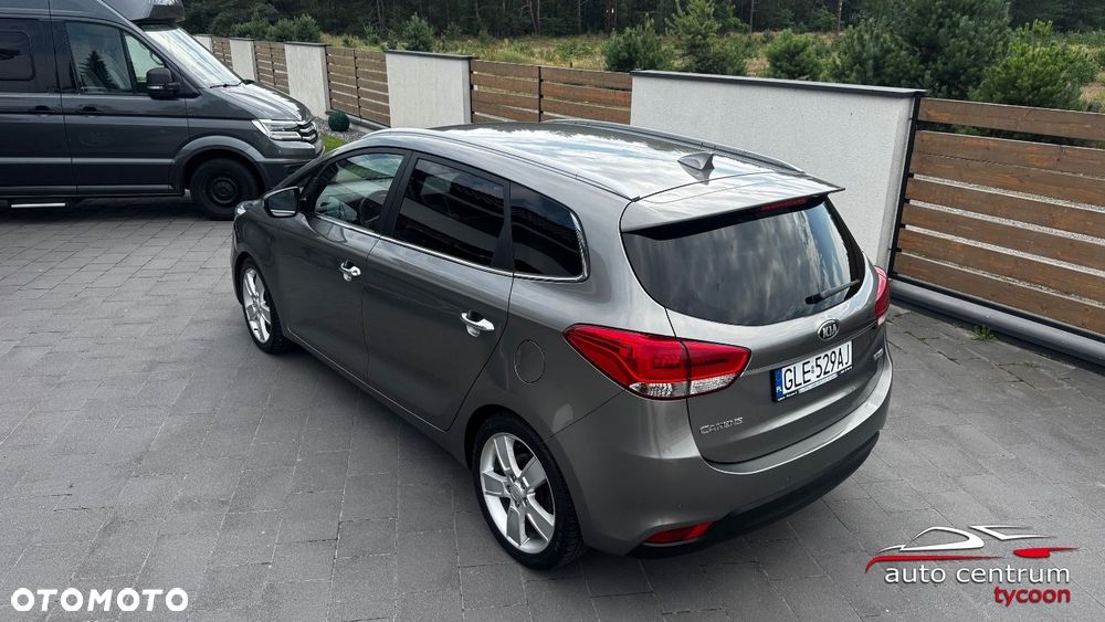 Kia Carens - 6