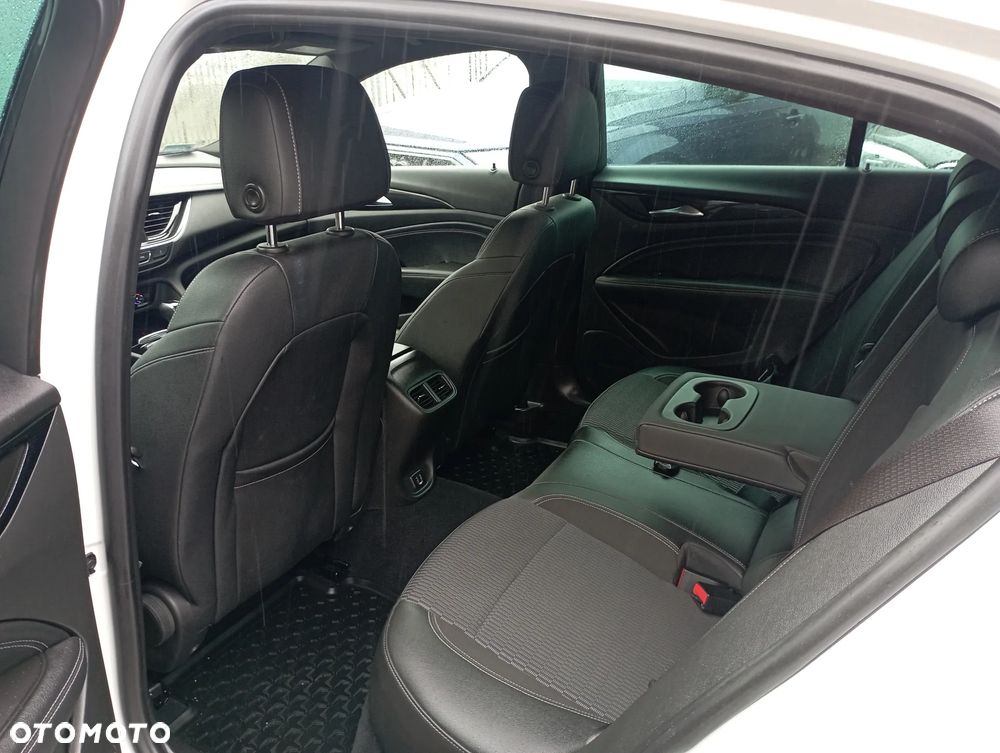 Opel Insignia CT 1.5 T Exclusive S&S - 15