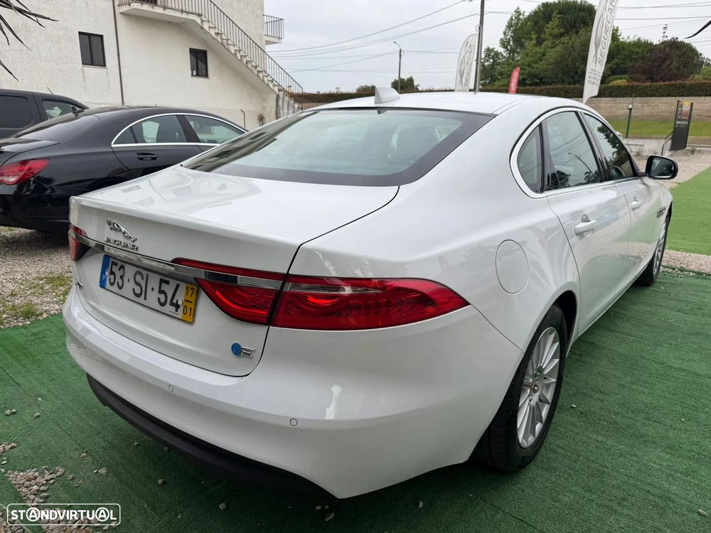 Jaguar XF 2.0 D Prestige - 6