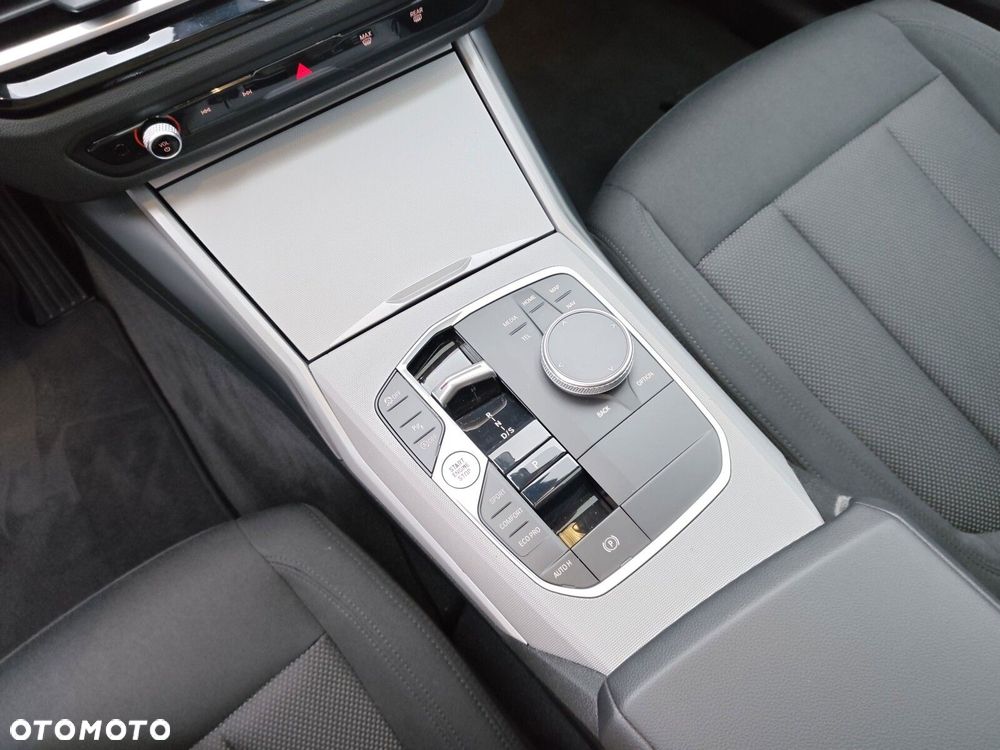 BMW Seria 3 318i - 16