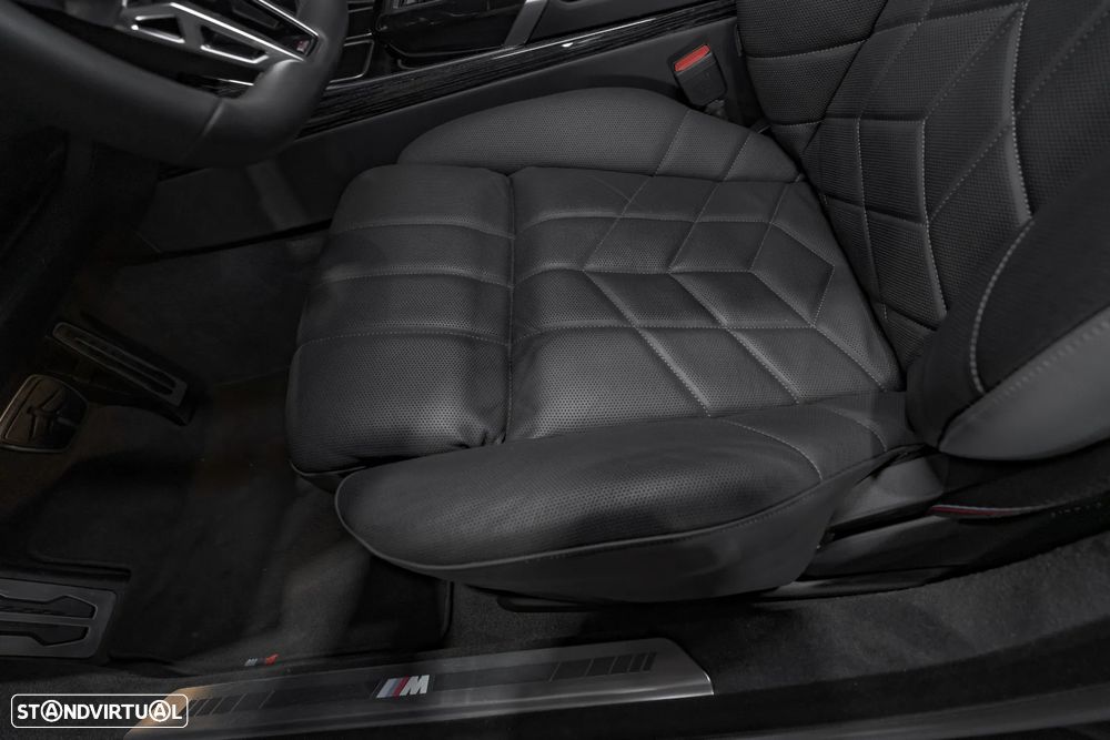 BMW 750 e xDrive - 25