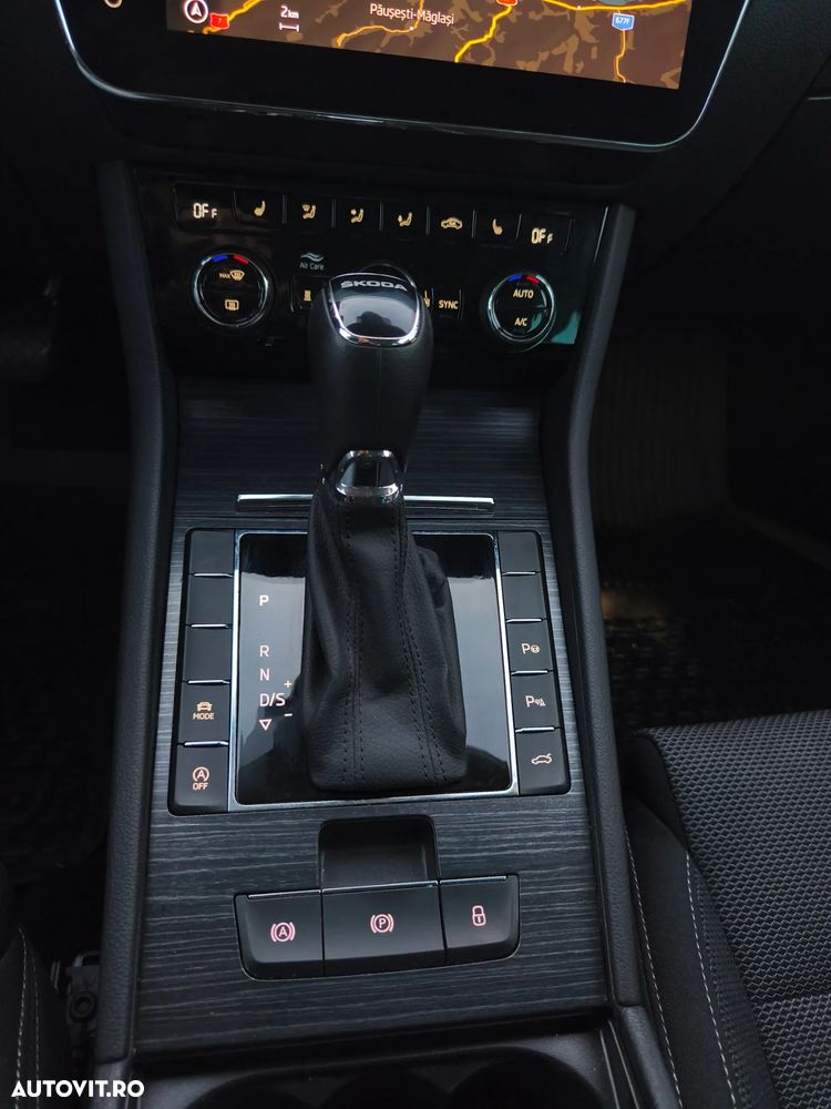 Skoda Superb Combi 2.0 TDI DSG Style - 24