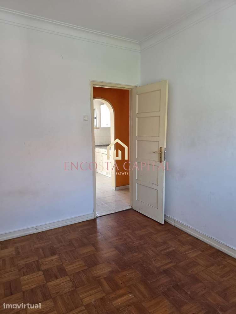 Apartamento T2 Praça 1º de maio Camarate. - Grande imagem: 5/24