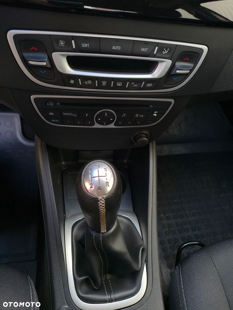 Renault Fluence 1.6 16V Color Edition - 17