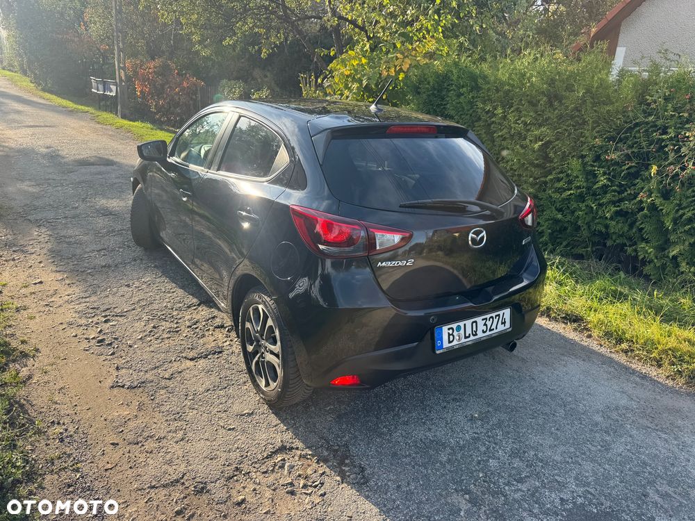 Mazda 2 2015 photo 4
