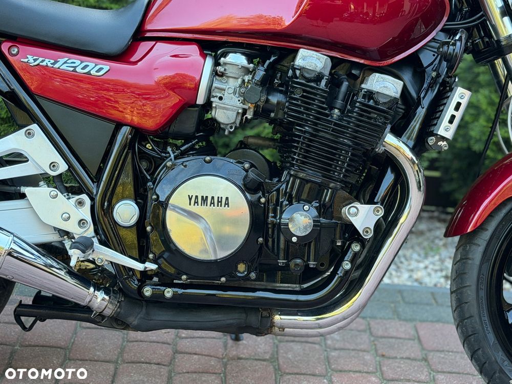 Yamaha XJR - 13