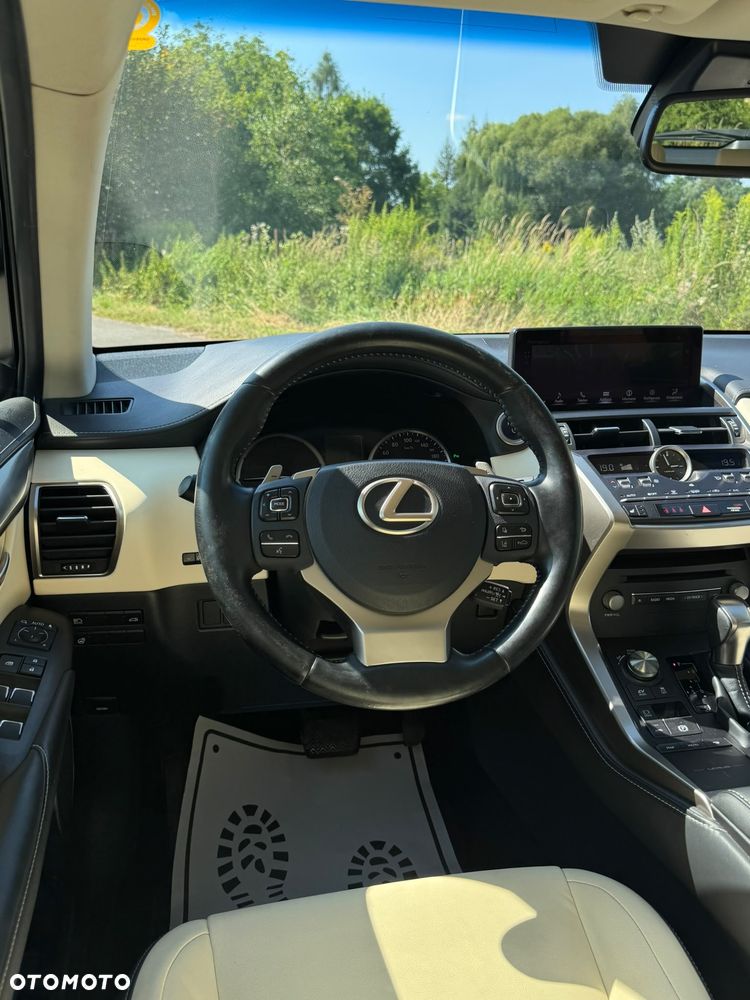 Lexus NX 300h Prestige AWD - 24