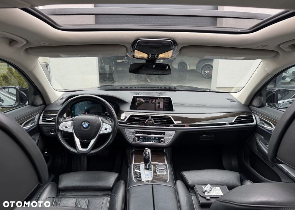 BMW Seria 7 740Li - 17