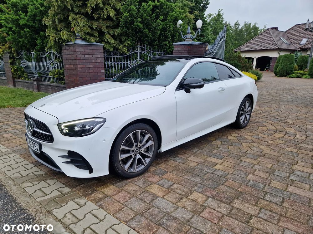 Mercedes-Benz Klasa E 220 d Coupe 4-Matic 9G-TRONIC - 2